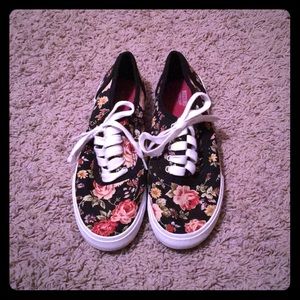 Mossimo floral shoe